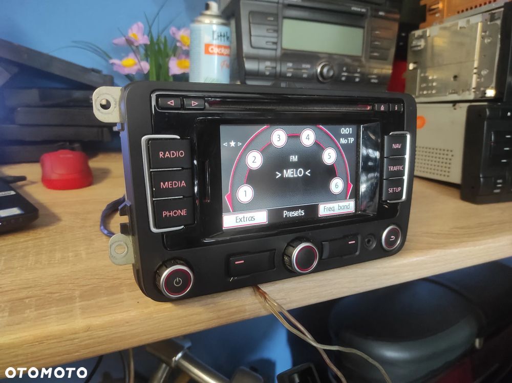 RADIO ODTWARZACZ NAWIGACJA VW RNS 310 2 DIN 3C0035270 VW PASSAT B6 B7 CC SIROCCOGOLF 5 6 POLO 5 JETTA TIGUAN TOURAN CADDY EOS TRANSPORTER T5 ROZKODOWANE WYSYŁKA !!!!! - 1