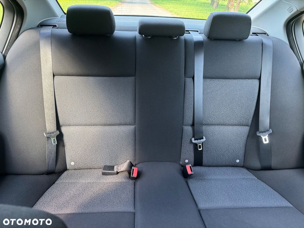 BMW Seria 3 - 16