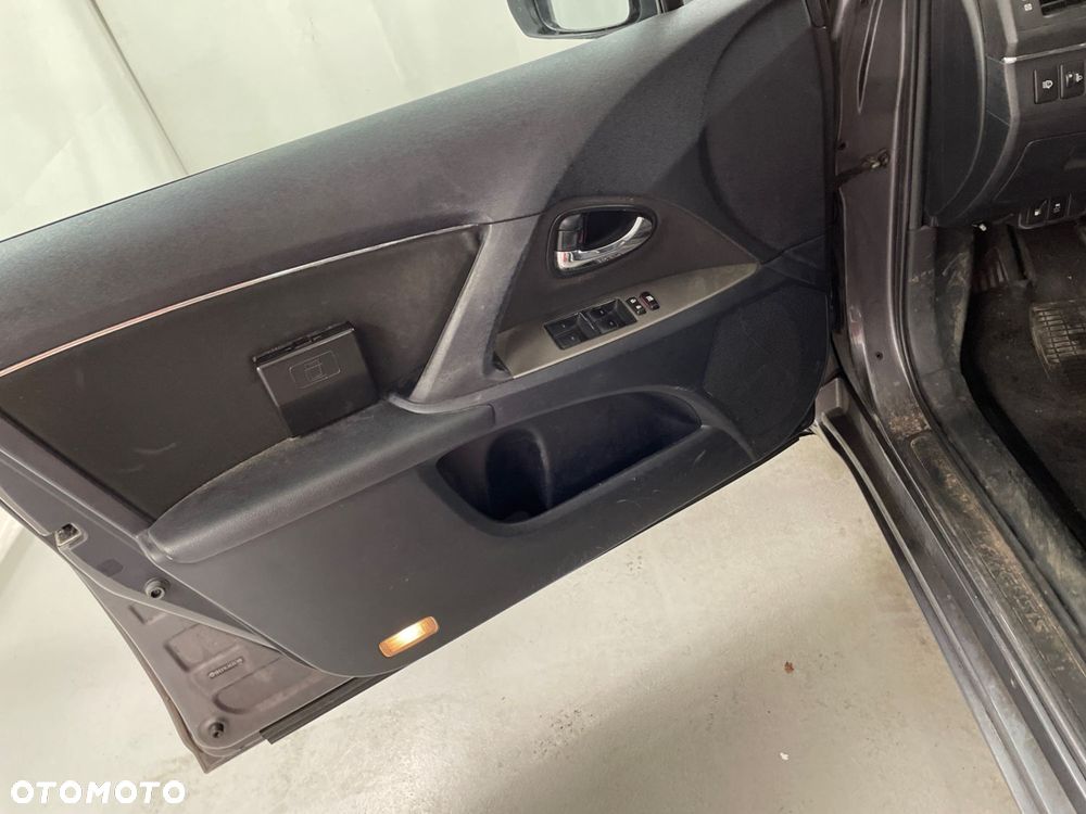 Toyota Avensis 2.0 D-4D 2010 - 35