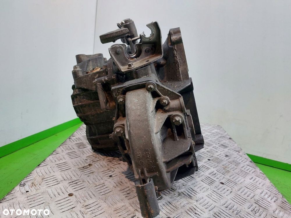 Skrzynia biegów Manualna 6-biegowa Opel Vectra C 2002-2008 1,9 CDTI M32 - 2