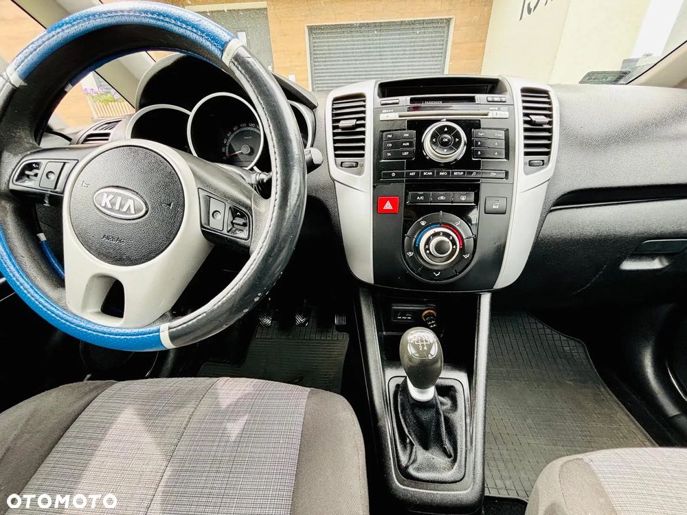 Kia Venga 1.4 M - 10