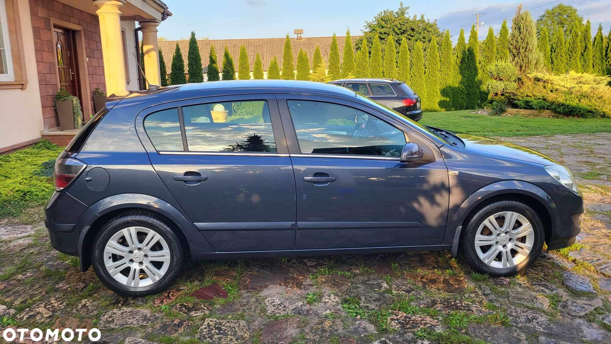 Opel Astra 1.7 CDTI DPF Cosmo - 10