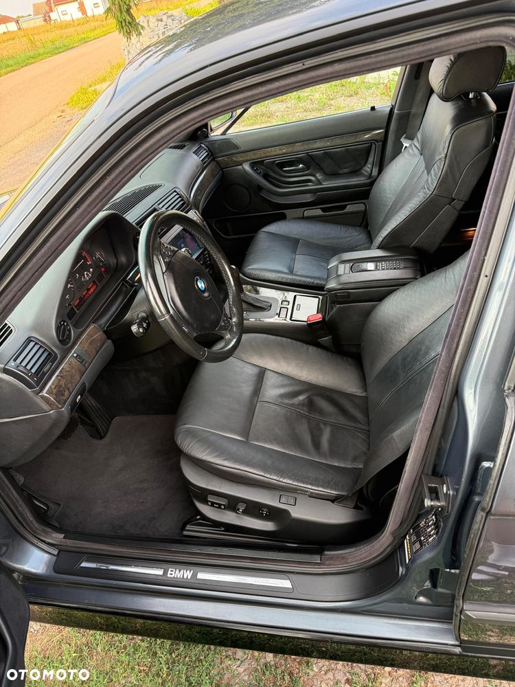 BMW Seria 7 730d - 8