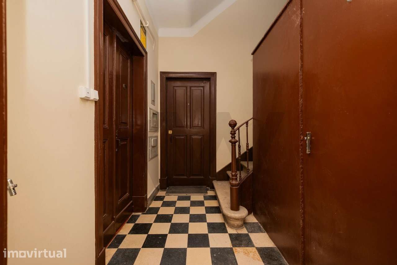 Apartamento T1 renovado na Avenida da Liberdade - Grande imagem: 2/25
