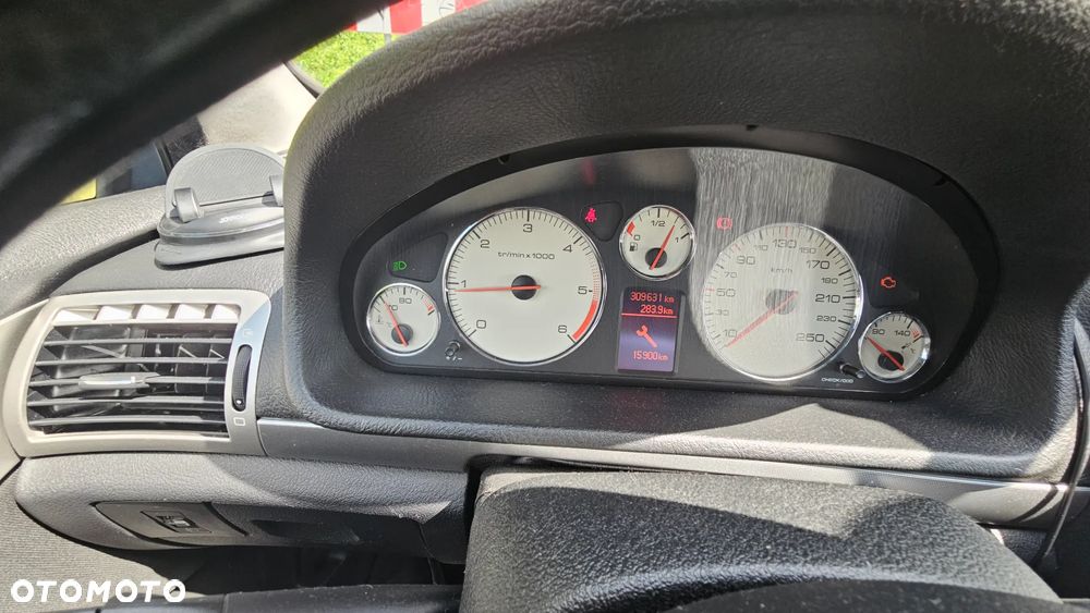 Peugeot 407 - 12