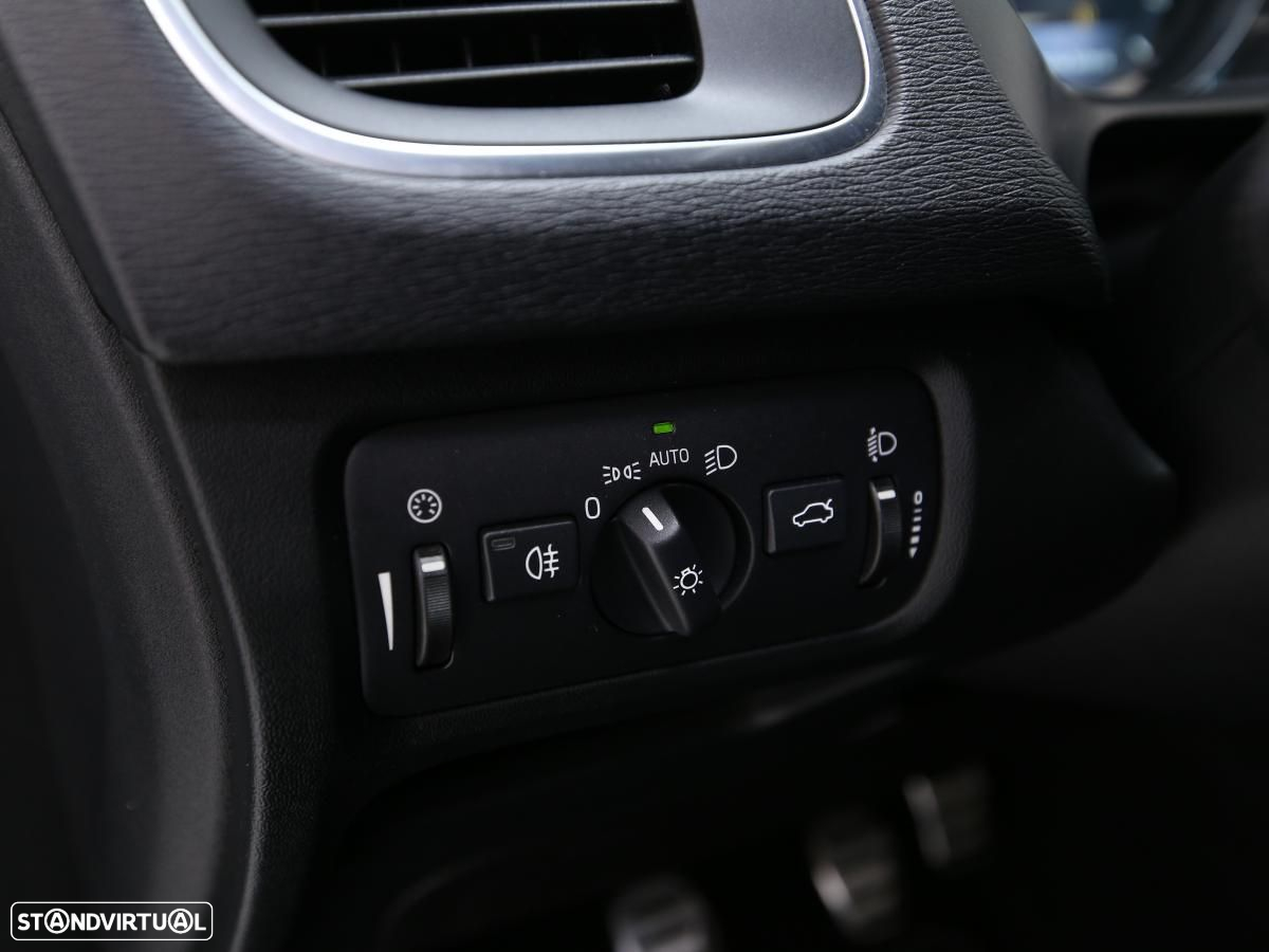 Volvo V40 2.0 D4 R-Design - 20