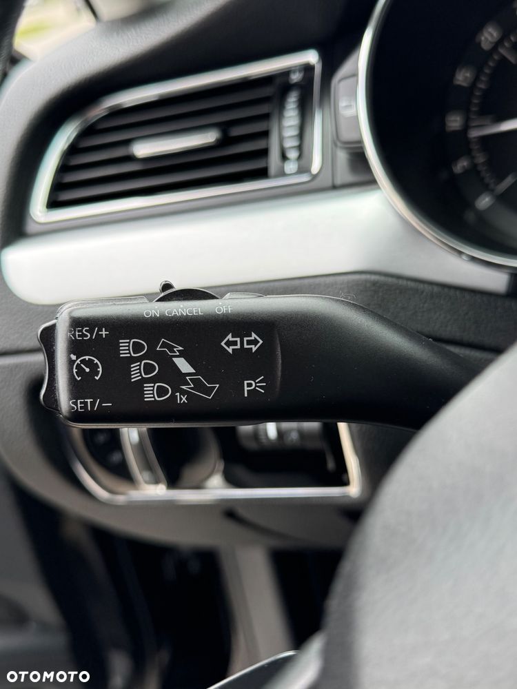 Skoda Superb 2.0 TDI Elegance DSG - 22
