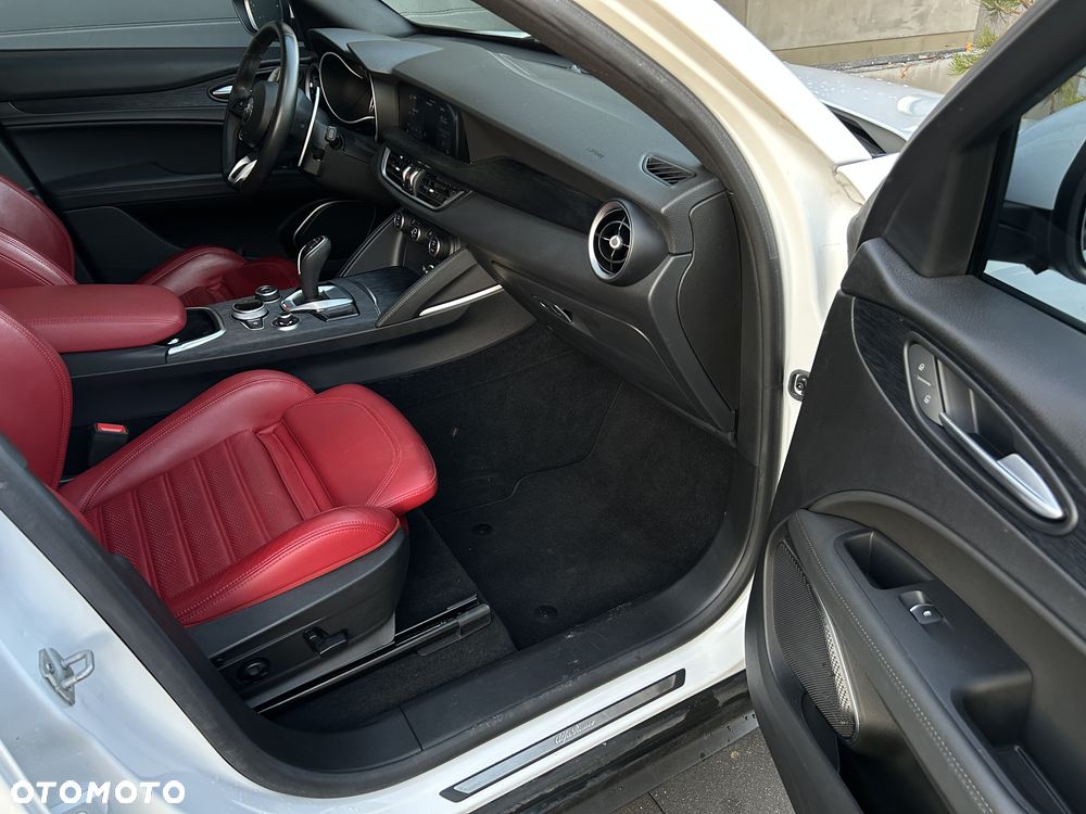 Alfa Romeo Stelvio - 20