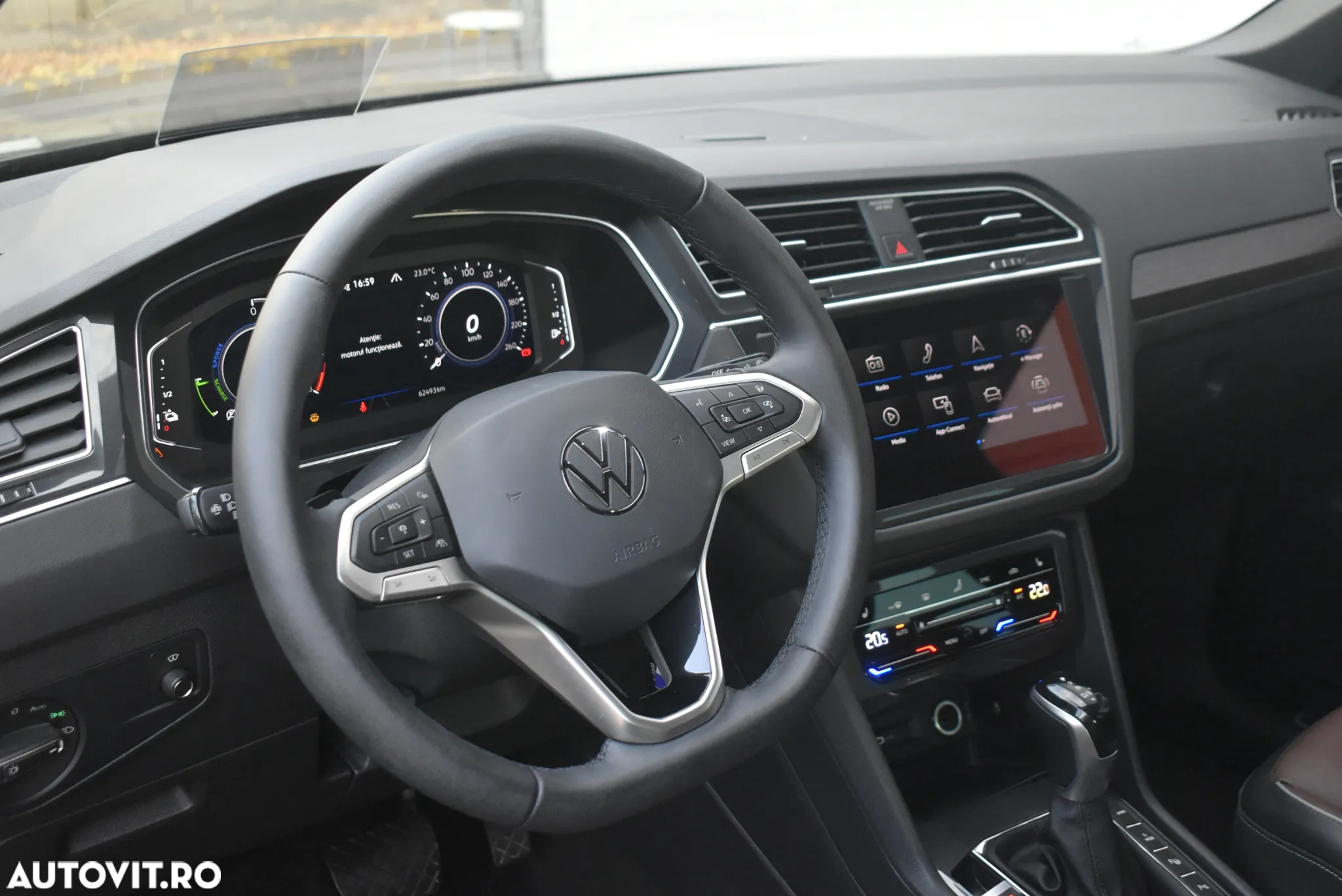 Volkswagen Tiguan - 9