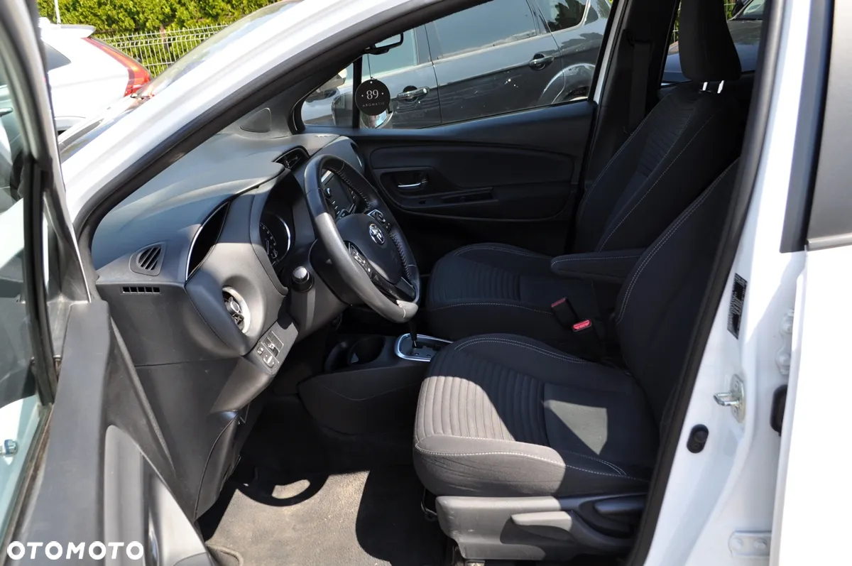 Toyota Yaris Hybrid 1.5 VVT-i Selection - 12
