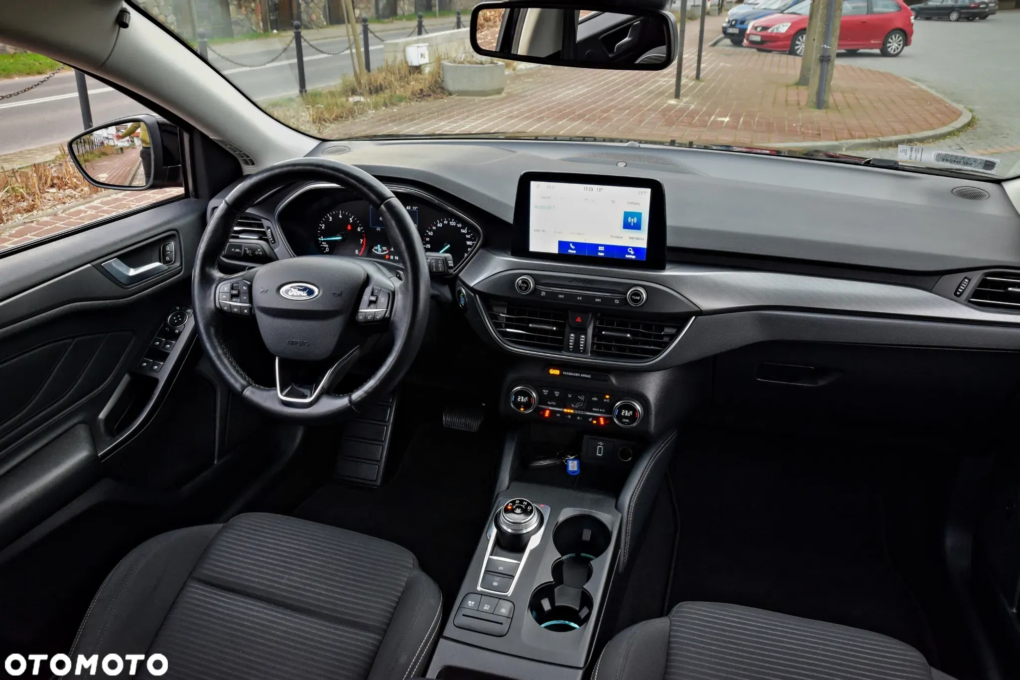 Ford Focus 1.5 EcoBoost Titanium X - 28