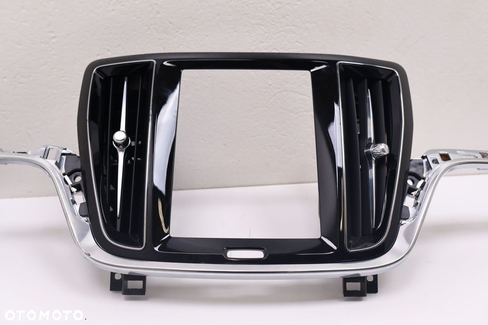 VOLVO V60 II KRATKI NAWIEWU DEKOR DESKI 31651196, 31651199 - 4