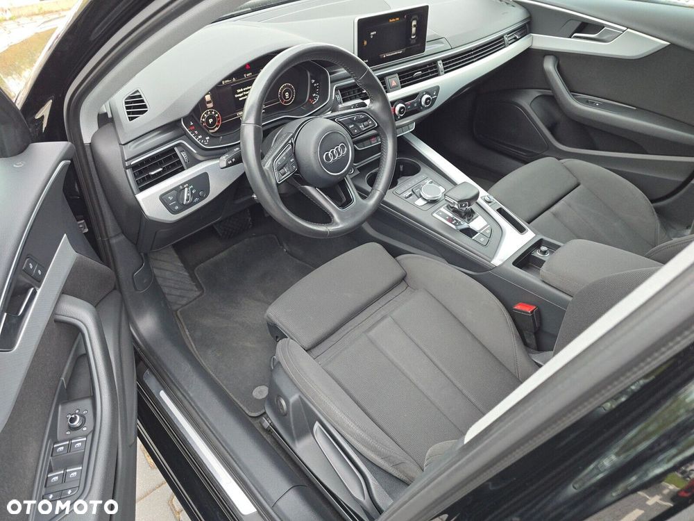 Audi A4 Limousine - 11