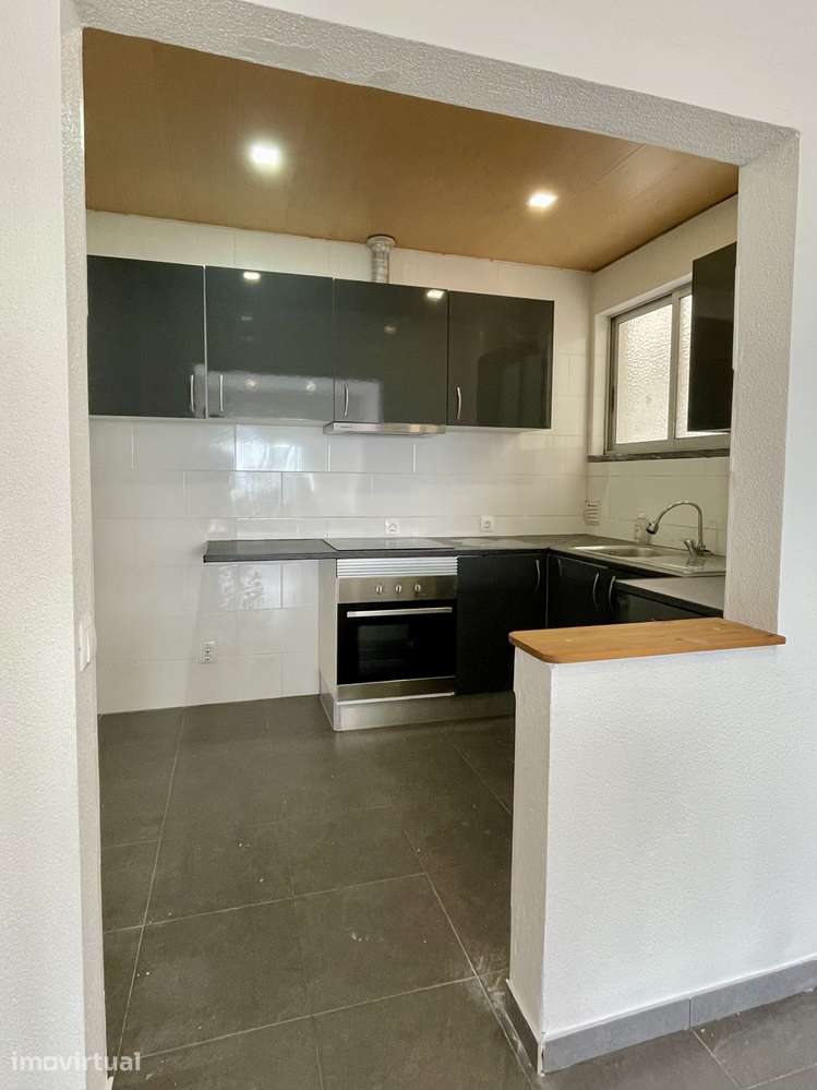 Apartamento T3 c/ garagem para arrendamento no Largo Colégio Militar - Grande imagem: 5/20