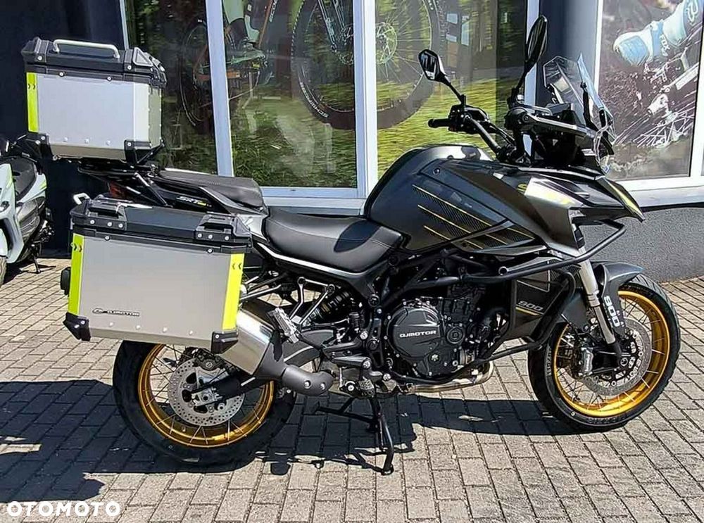 QJMOTOR SRT900SX - 12