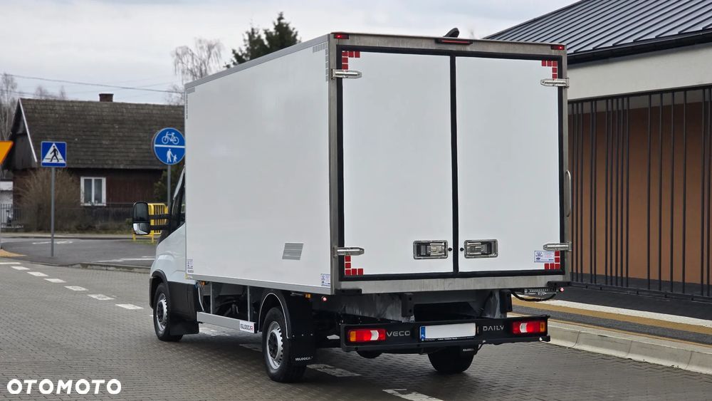 Iveco ❗️❗️DAILY 3.0 180Km 35S18 JAK NOWY ❗️❗️LIFT / CHŁODNIA MROŹNIA -32 +32 / ZASILANIE 230V / PIERWSZY WŁASCICIEL / NAVI / KAMERA COFANIA / FULL LED / TEMPOMAT AKTYWNY / GRUBA ŚCIANKA / ZABUDOWA IGLOOCAR / AGREGAT CARRIER / WERSJA WZMOCNIONA / FULL OPCJA / SERWIS ASO / SALON POLSKA /❗❗ JAK Z SALONU - NOWY -❗❗ - 27