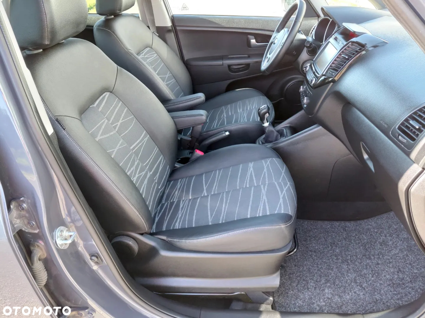 Kia Venga 1.4 CVVT Business Line - 16
