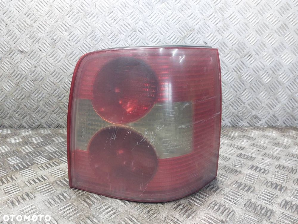 LAMPA PRAWY TYŁ VOLKSWAGEN PASSAT B5 FL LIFT KOMBI 3B9945096AA ID: 236644 - 1