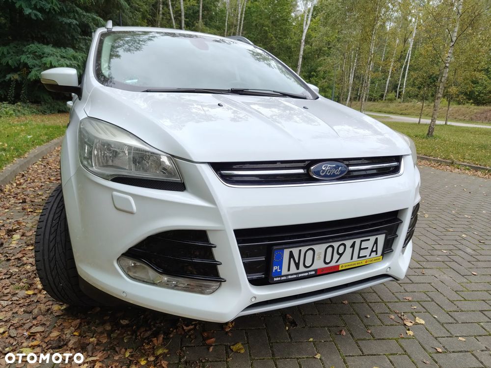Ford Kuga 1.6 EcoBoost 2x4 Titanium - 3