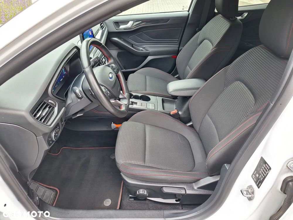 Ford Focus 1.5 EcoBoost ST-Line X - 19