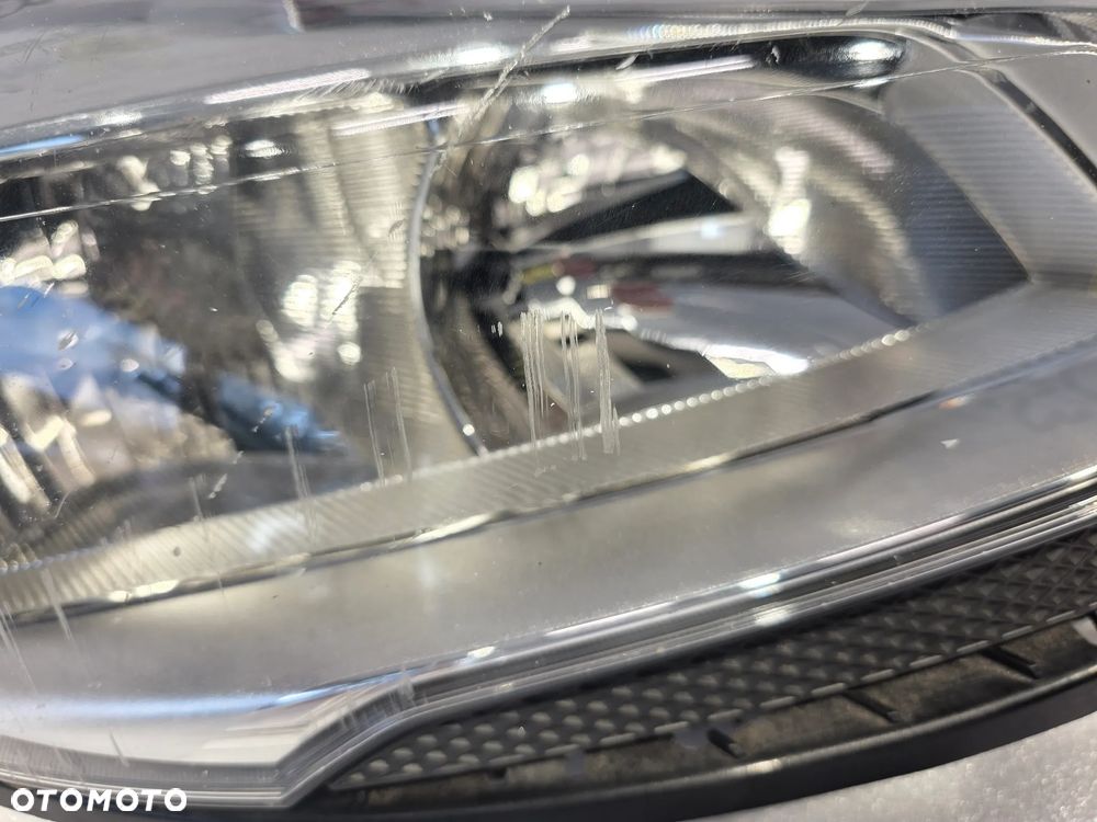 FORD KUGA MK2 II 12- PRAWA LAMPA PRZEDNIA PRZÓD ZWYKŁA , NR CV44-13W029-AE , NR AUKCJI LPP262 - 8