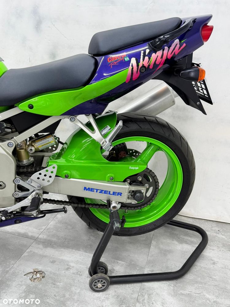 Kawasaki ZXR - 30