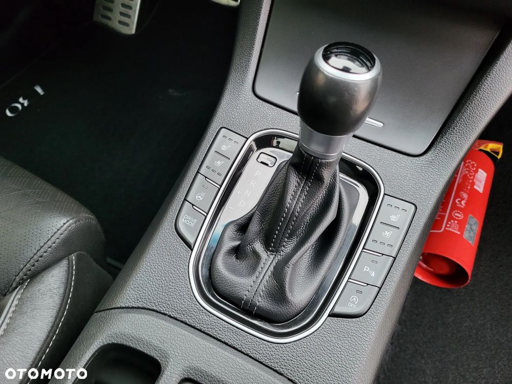 Hyundai i30 1.4 T-GDI DCT Premium - 33