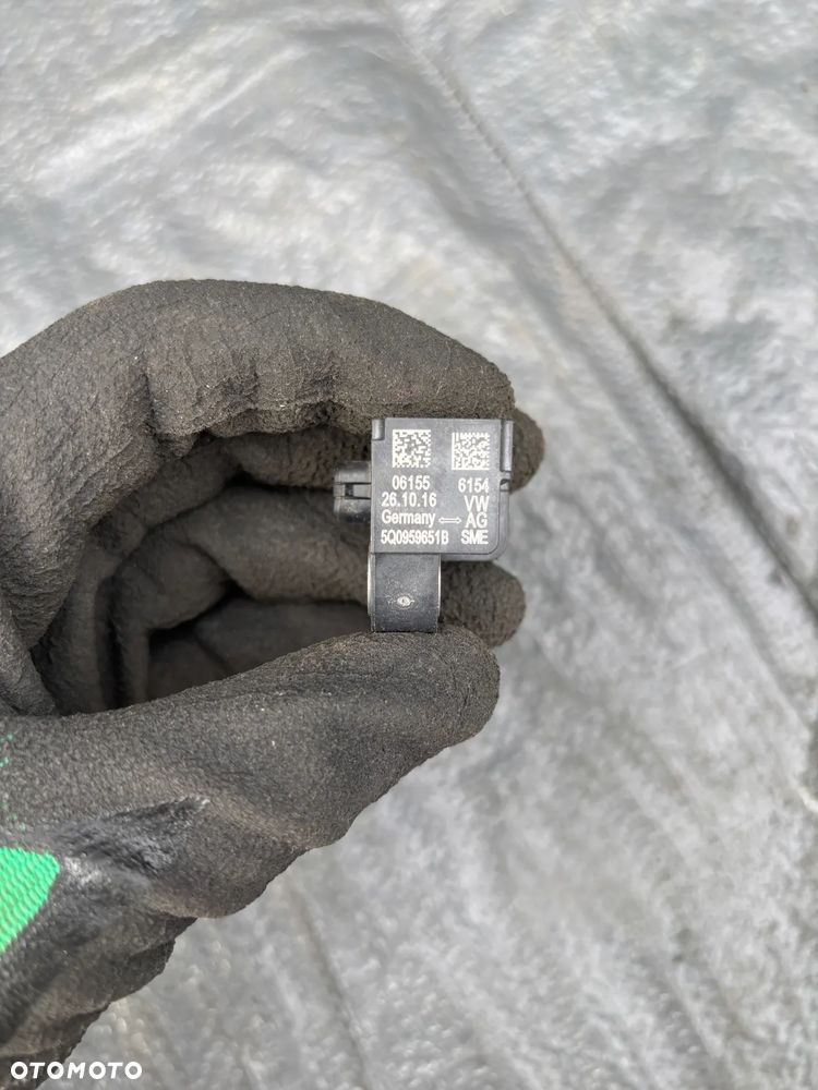 VW skoda audi czujnik uderzeniowy 5Q0959651B - 3