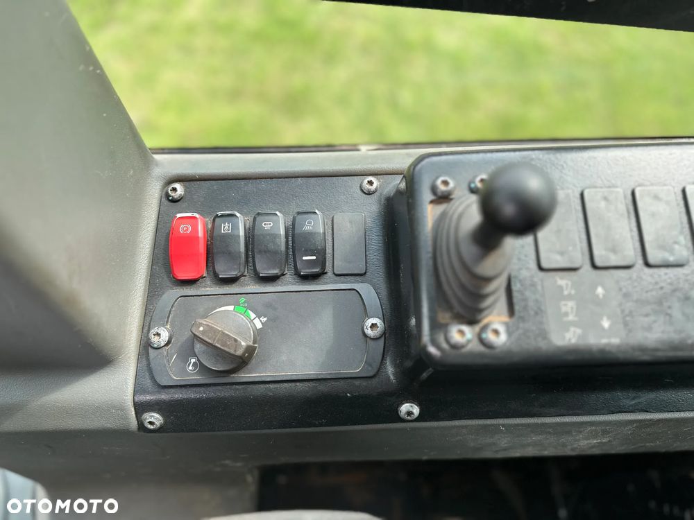 Caterpillar CAT D4K 2 XL / 8700Mth / Salon Polska - 14