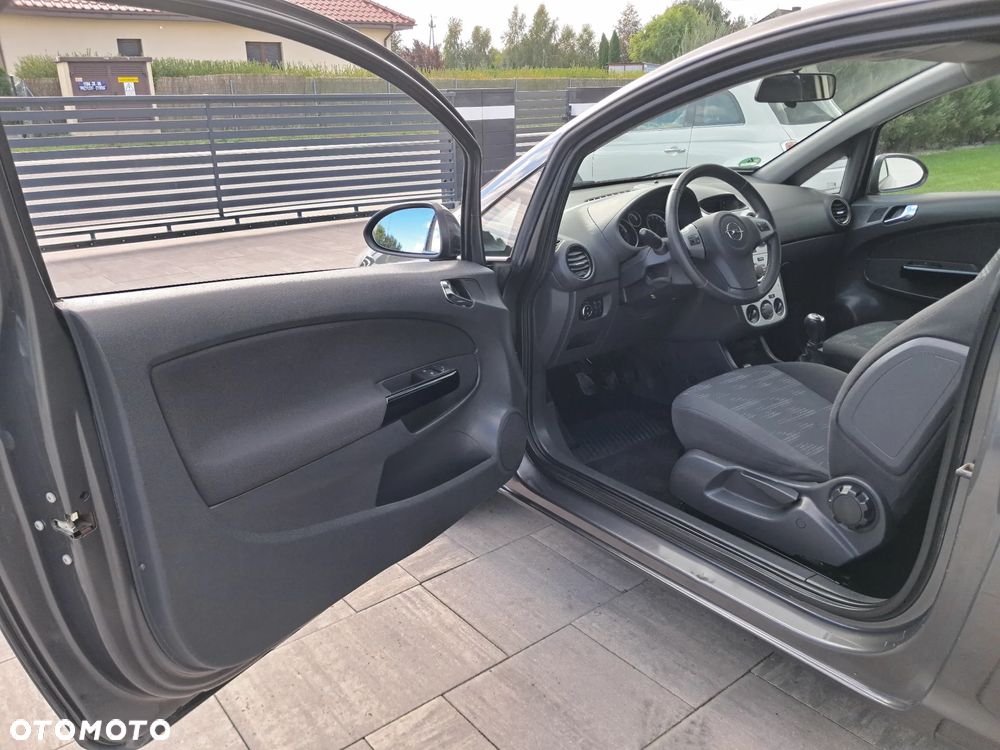 Opel Corsa 1.2 16V Edition / Active - 19