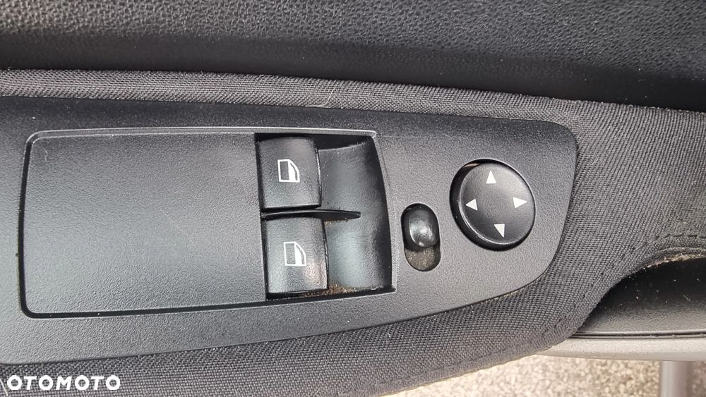 BMW Seria 1 118d - 23