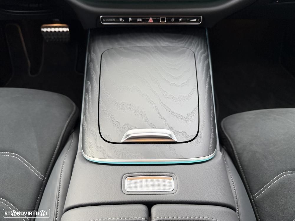 Mercedes-Benz E 300 e AMG Line - 34