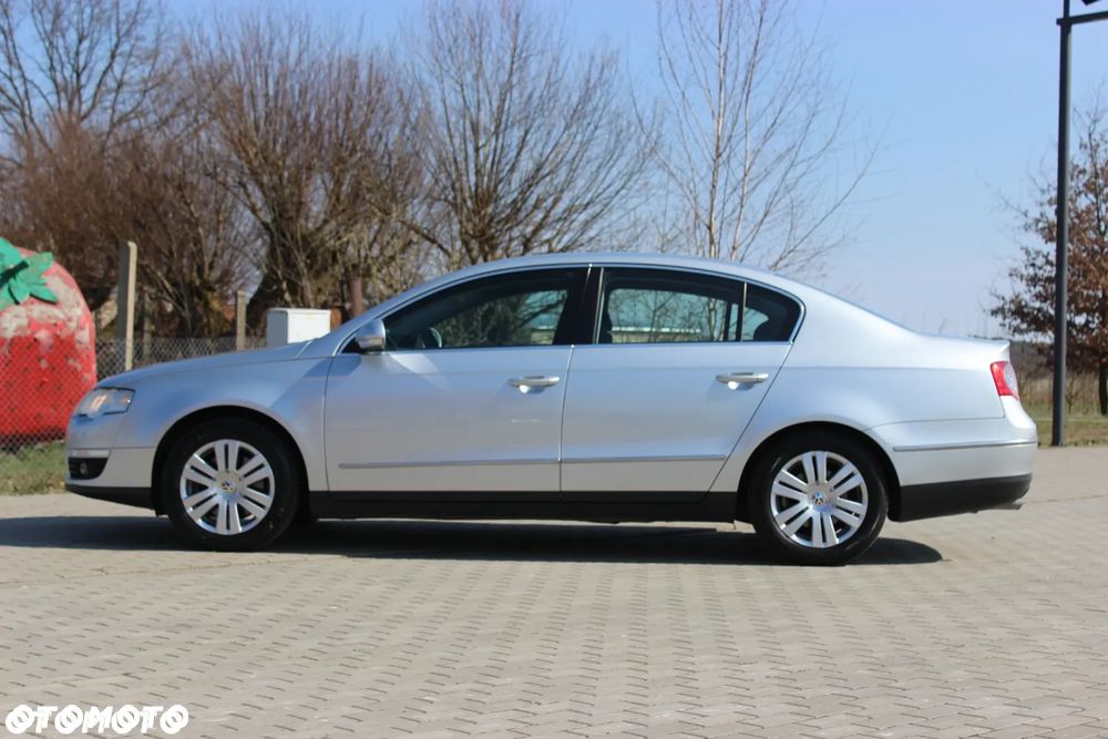 Volkswagen Passat 1.6 FSI Highline - 6