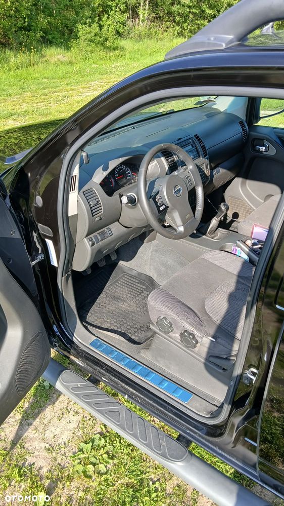 Nissan Navara 2.5 D Platinum - 8