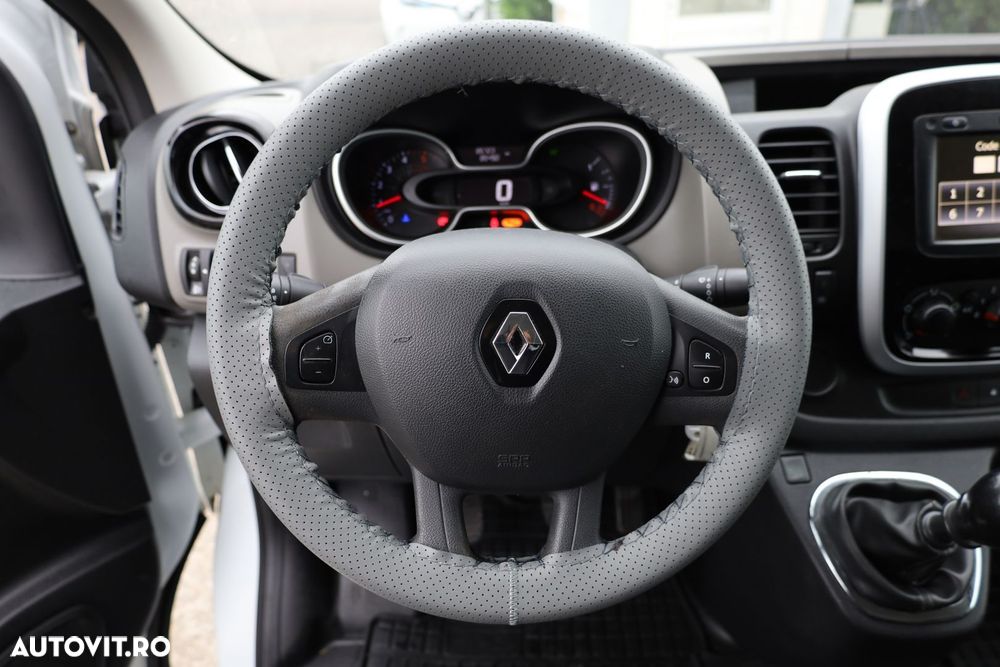 Renault Trafic - 16