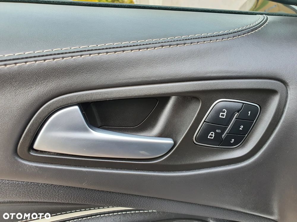 Ford Kuga 2.0 TDCi 4x4 Vignale - 32