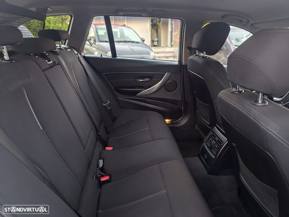 BMW 318 d Line Sport - 11