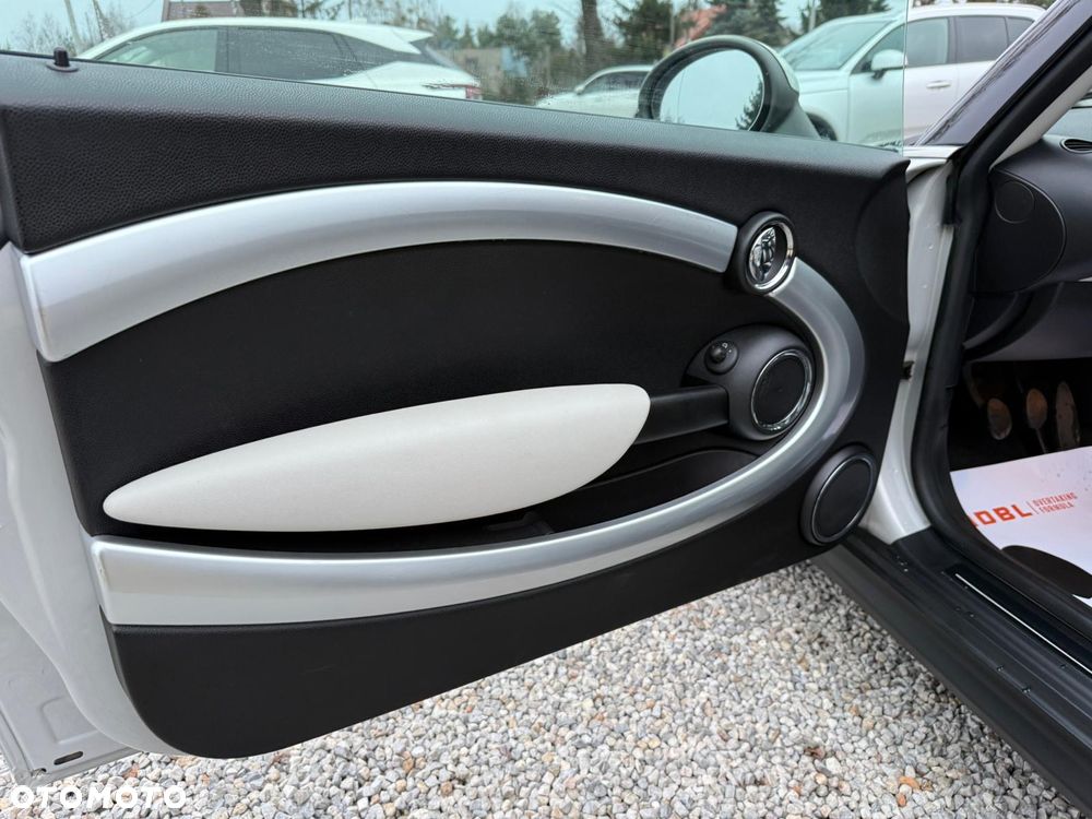 MINI Cooper Standard - 16