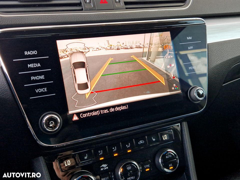 Skoda Superb 2.0 TDI DSG Ambition - 24