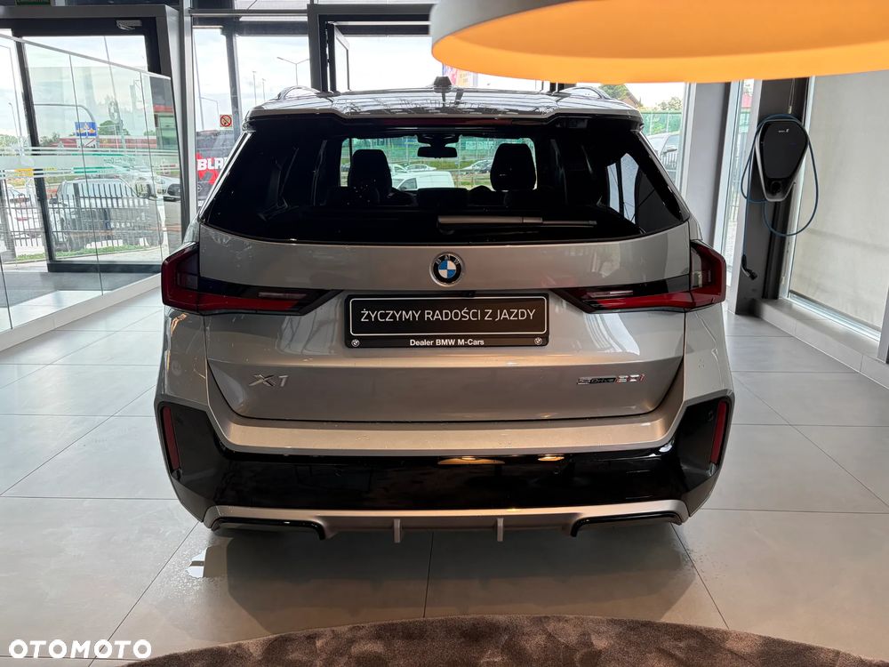 BMW X1 sDrive20i mHEV - 6