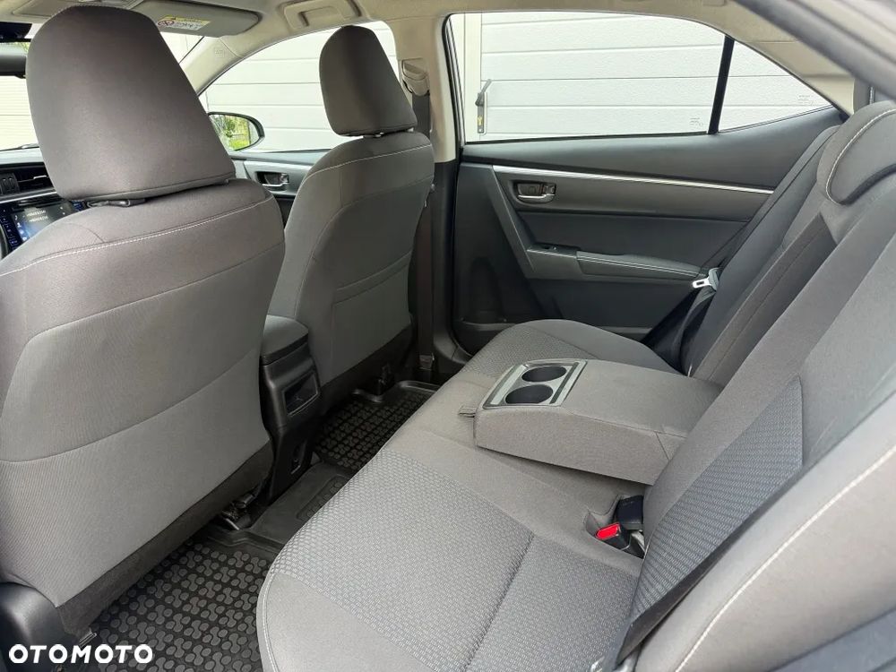 Toyota Corolla 1.6 Classic Plus - 9
