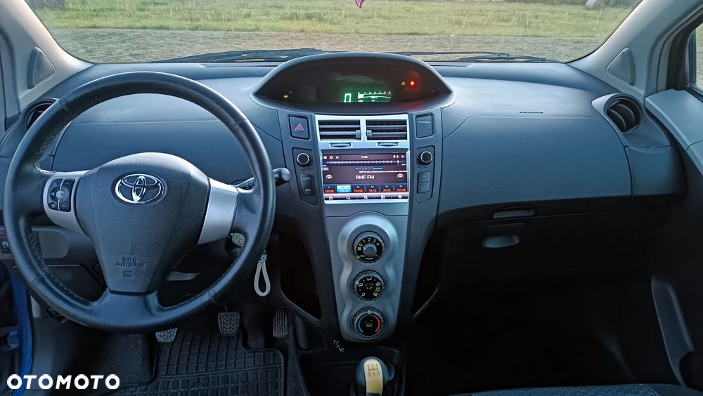 Toyota Yaris - 8