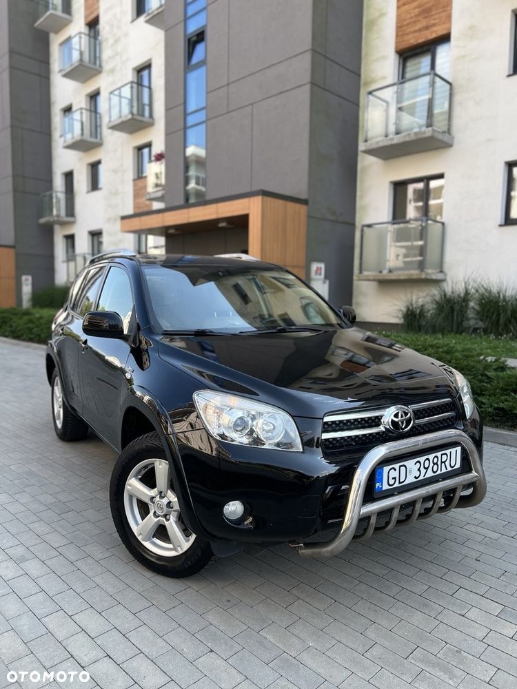 Toyota RAV4 2.0 VVT-i Premium - 1