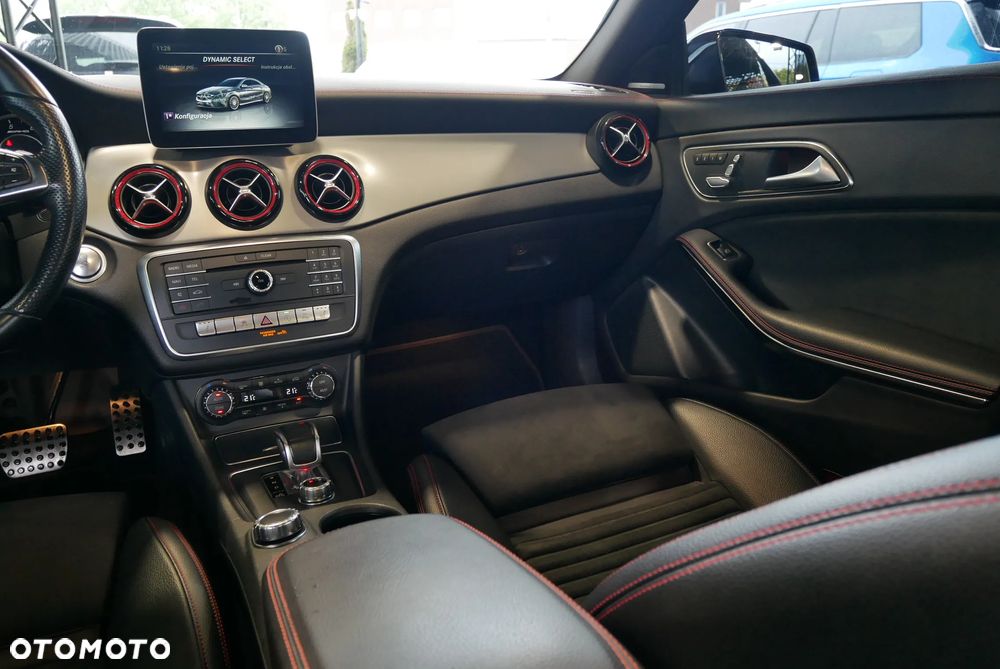 Mercedes-Benz CLA AMG 45 4Matic AMG Speedshift DCT 7G - 20