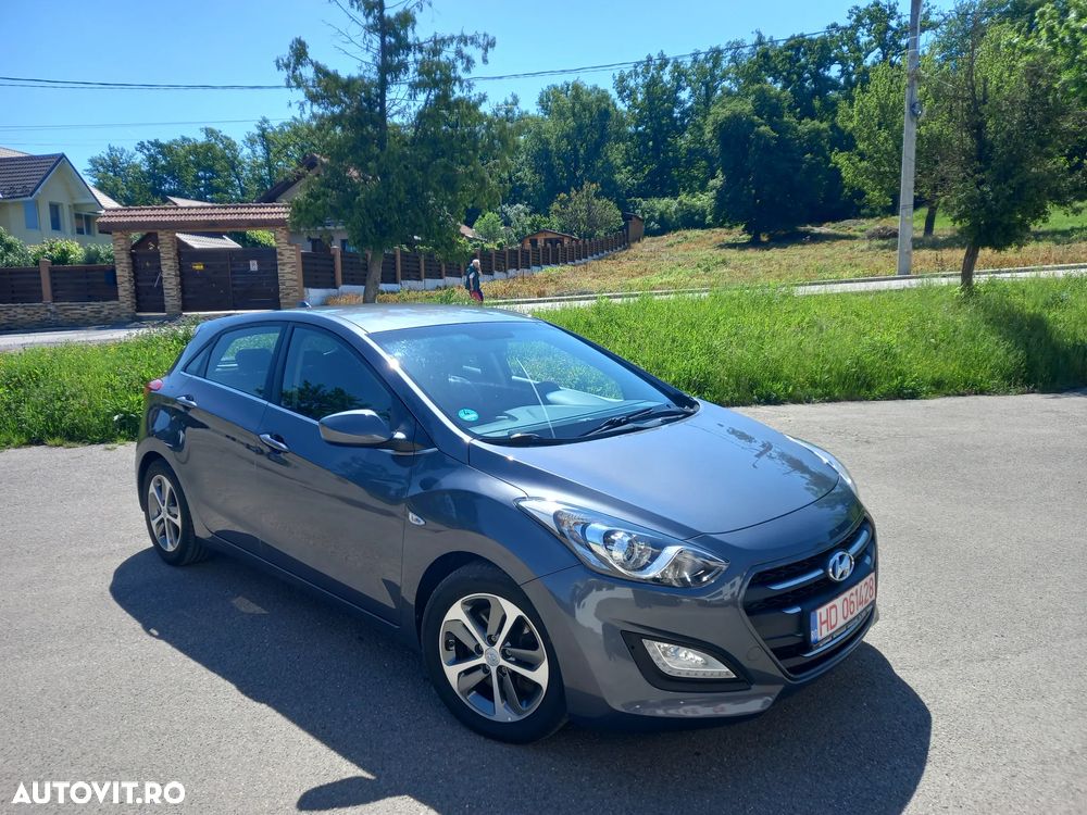 Hyundai i30 blue 1.6 CRDi Style - 4