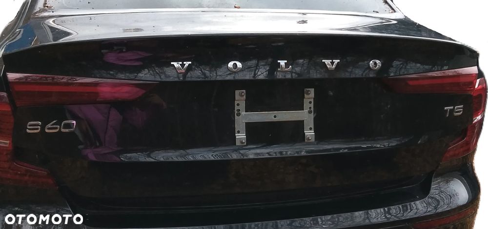 Klapa pokrywa bagażnika Volvo S60 III Kolor 019 T5