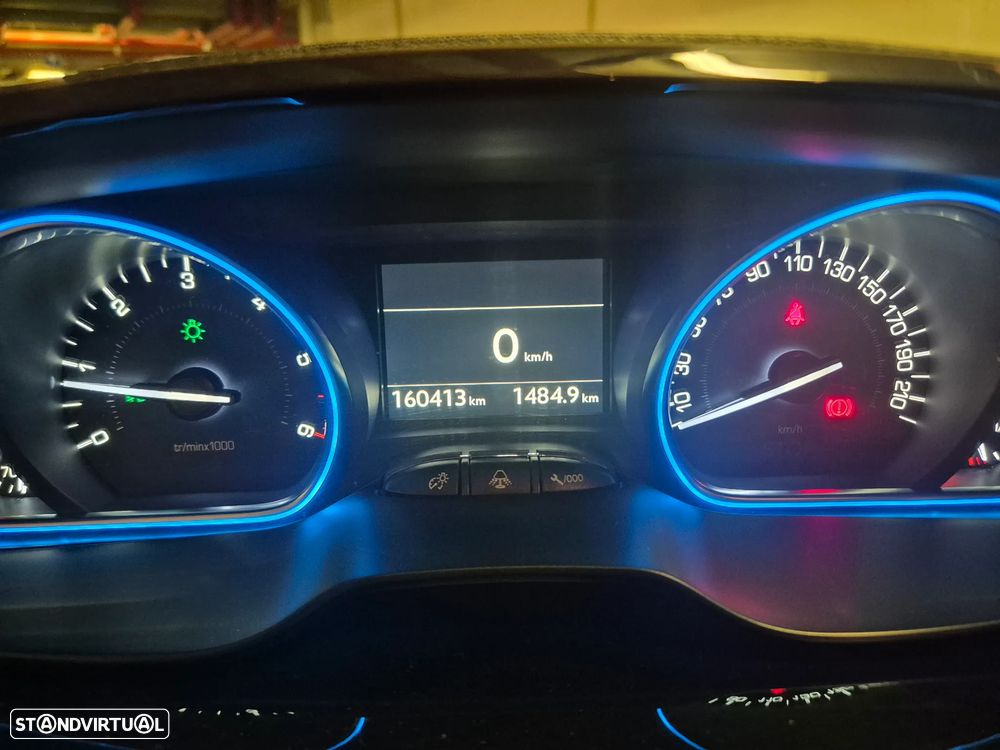 Peugeot 2008 1.6 BlueHDi Allure - 21