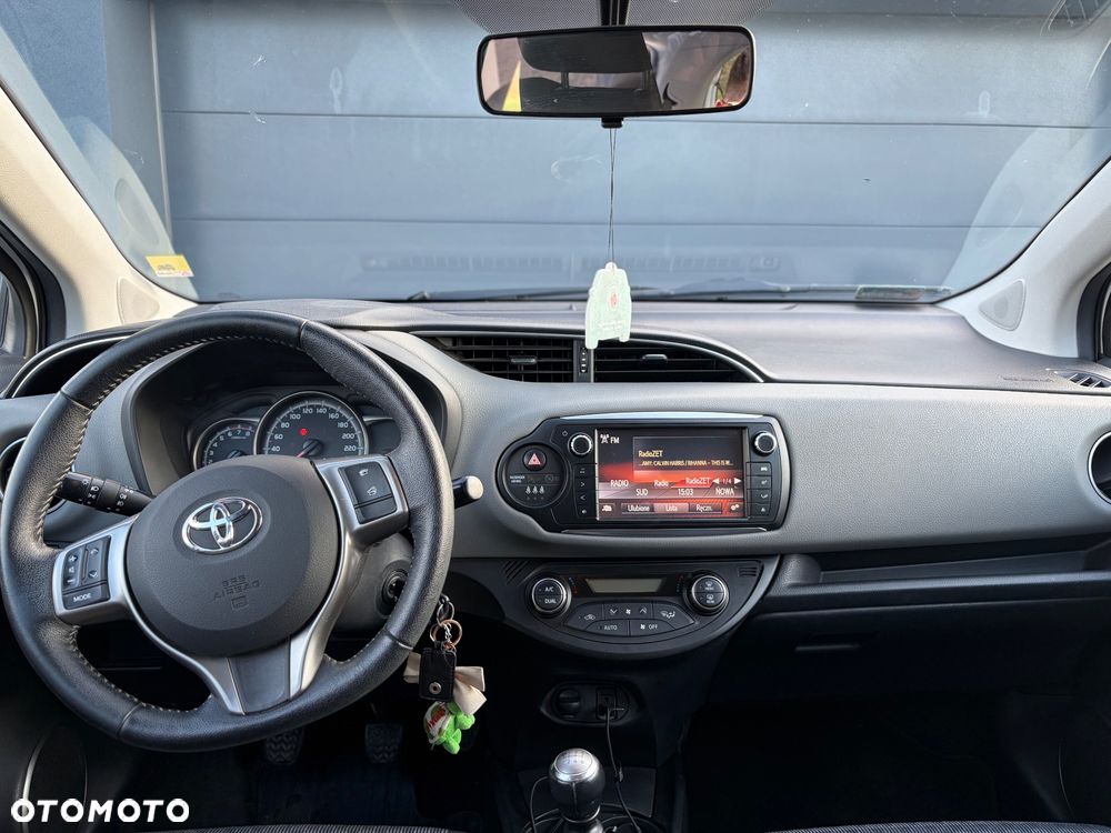 Toyota Yaris 1.33 Premium - 9