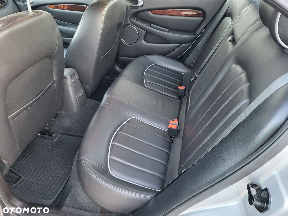 Jaguar X-Type 2.5 V6 4x4 Executive - 10