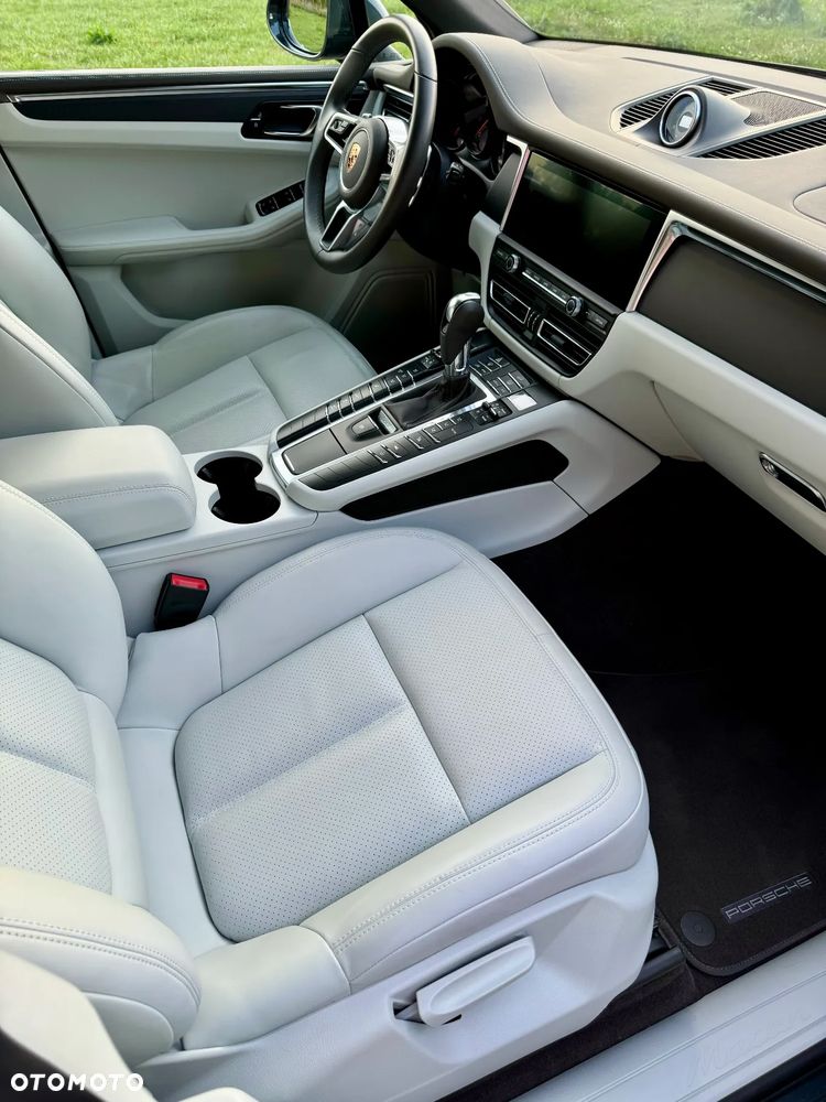 Porsche Macan Standard - 24
